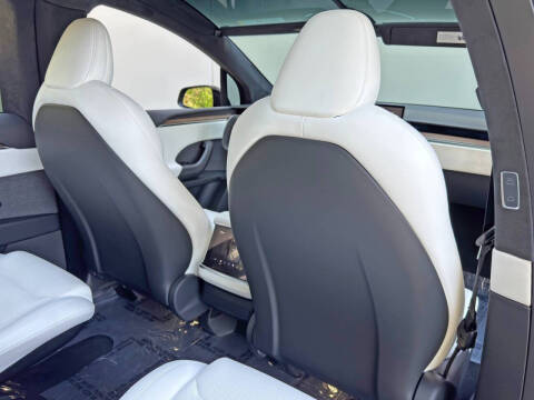 2023 Tesla Model X Standard Range