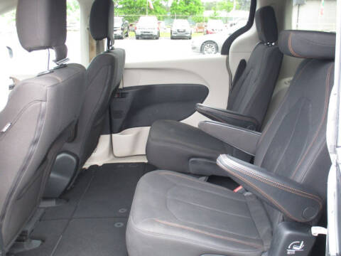 2017 Chrysler Pacifica LX