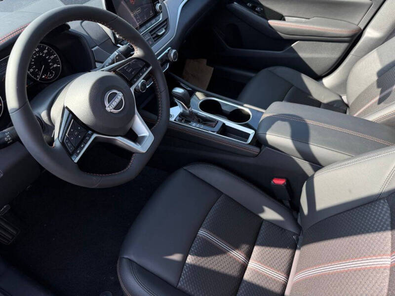 2025 Nissan Altima 2.5 SR