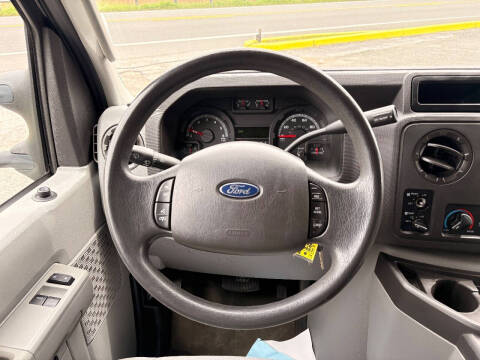 2014 Ford E-Series E-350 SD XLT