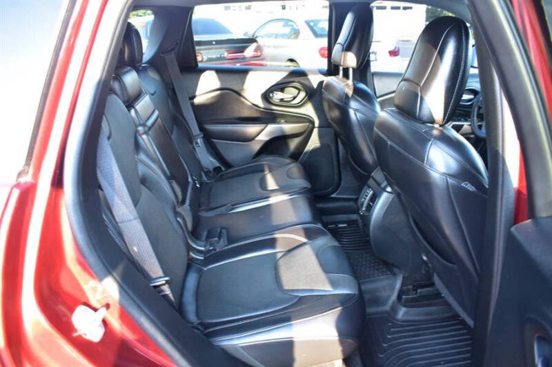 2019 Jeep Cherokee Overland