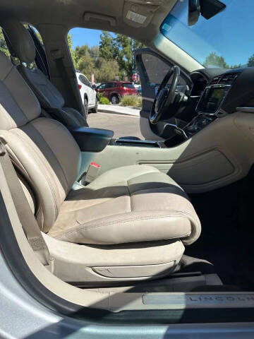 2017 Lincoln Continental Select