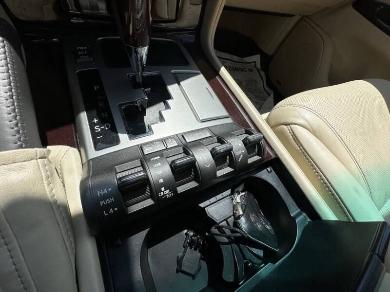 2013 Lexus LX 570