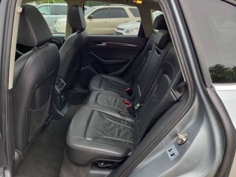 2011 Audi Q5 2.0T quattro Premium Plus