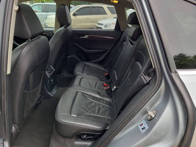 2011 Audi Q5 2.0T quattro Premium Plus