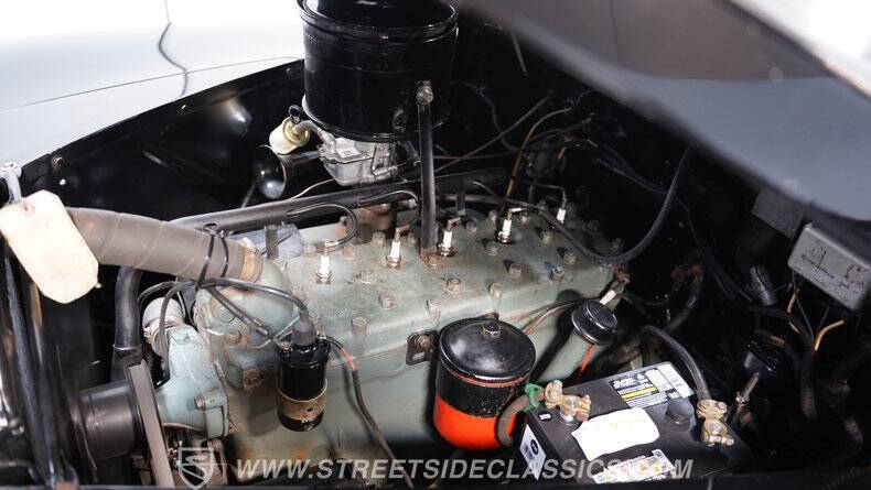 1947 Ford Super Deluxe