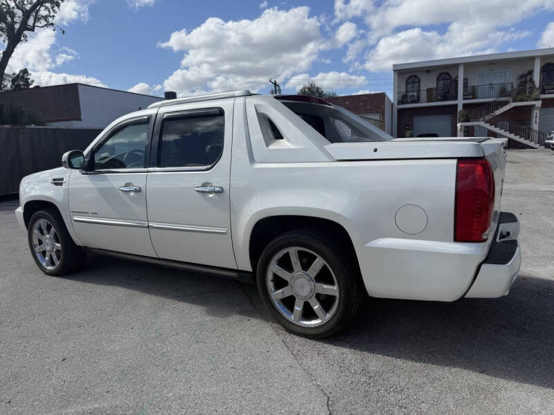 2011 Cadillac Escalade EXT Premium