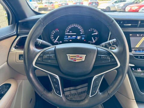 2017 Cadillac XT5 Luxury