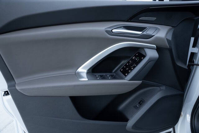 2025 Audi Q5 quattro Premium Plus TFSI