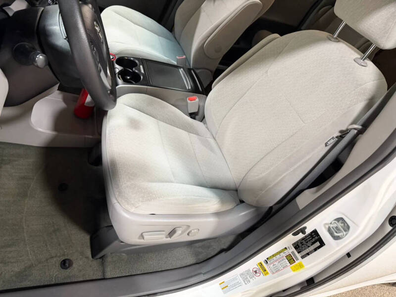 2015 Toyota Sienna LE 7-Passenger