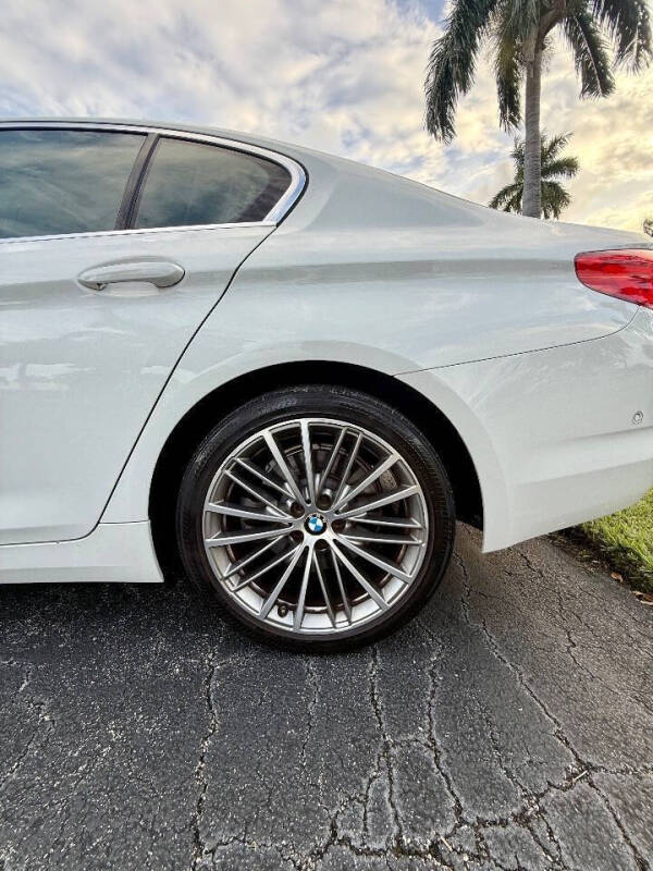 2019 BMW 5 Series 530i