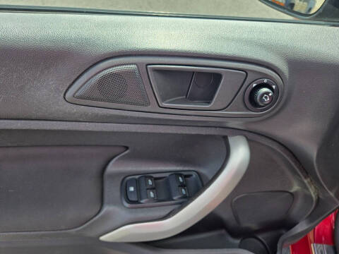2013 Ford Fiesta SE
