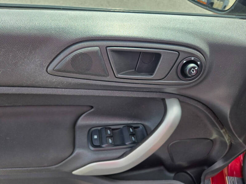 2013 Ford Fiesta SE