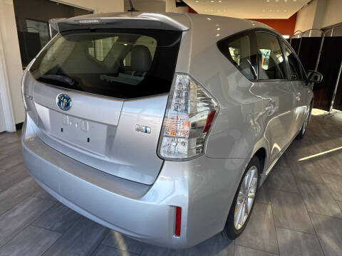 2014 Toyota Prius v Five