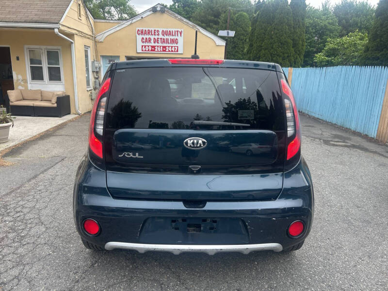 2017 Kia Soul +