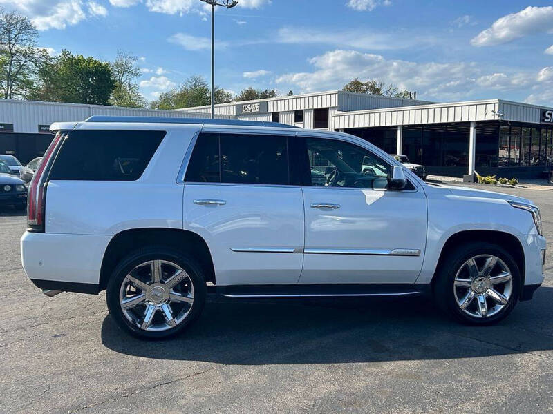 2018 Cadillac Escalade Luxury