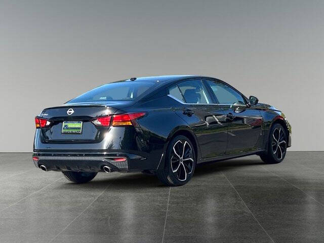 2025 Nissan Altima 2.5 SR