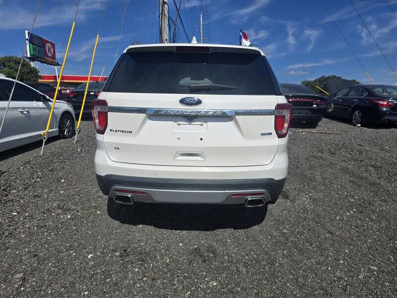 2017 Ford Explorer Platinum