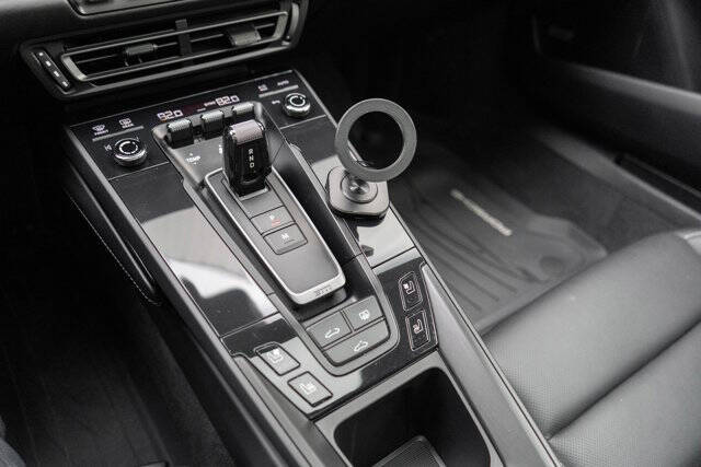 2022 Porsche 911 Carrera 4 GTS