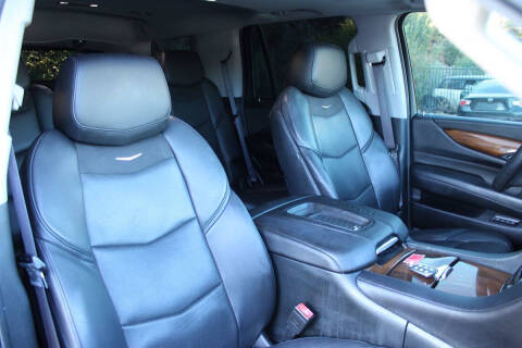 2017 Cadillac Escalade Luxury