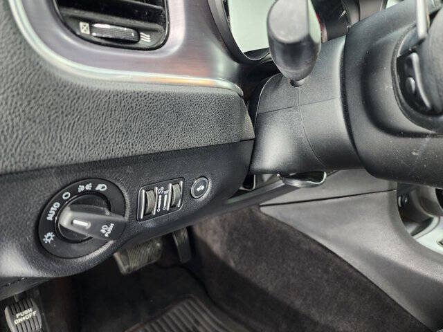 2017 Dodge Charger SXT