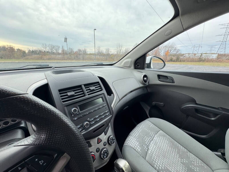 2016 Chevrolet Sonic LS Auto