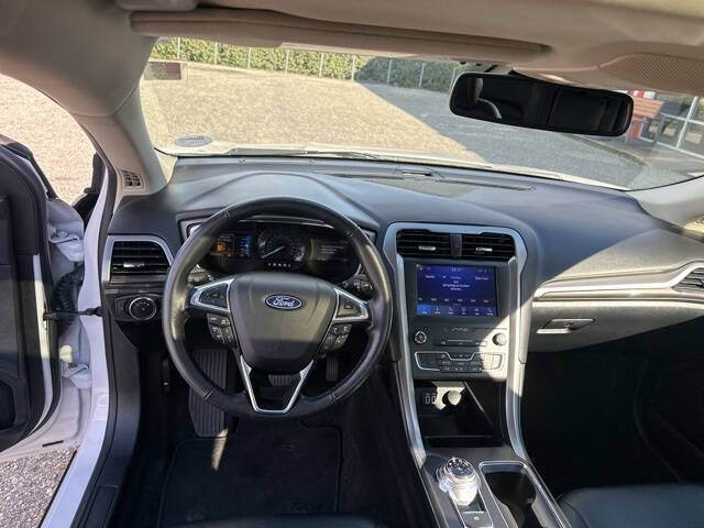 2020 Ford Fusion SEL
