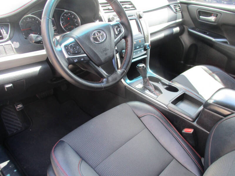2016 Toyota Camry SE