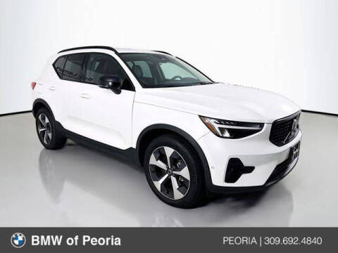 2025 Volvo XC40 B5 Plus Dark Theme