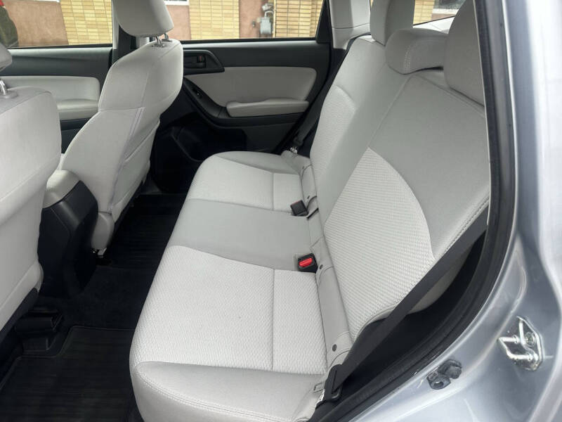 2016 Subaru Forester 2.5i