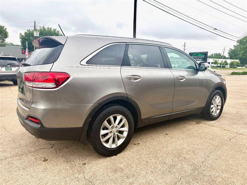 2017 Kia Sorento LX