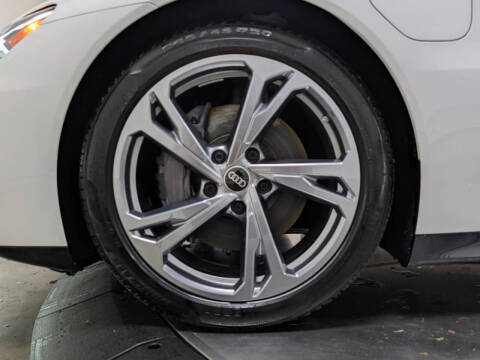 2022 Audi e-tron GT quattro Premium Plus