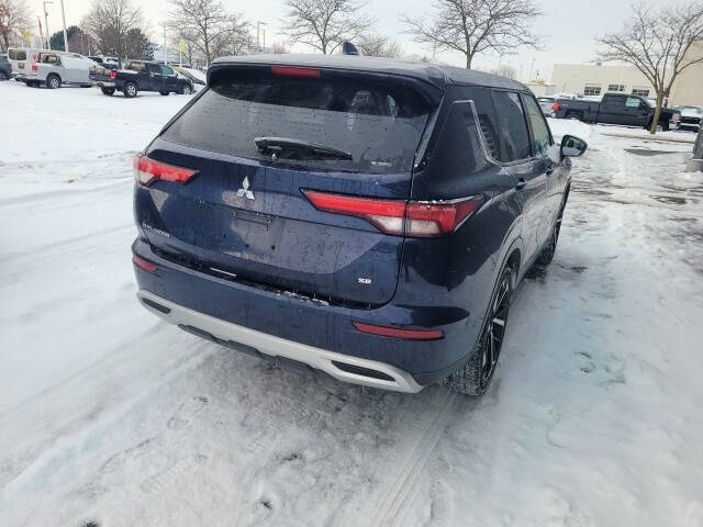 2022 Mitsubishi Outlander SE