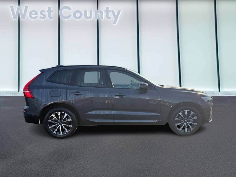 2025 Volvo XC60 B5 Plus Dark Theme
