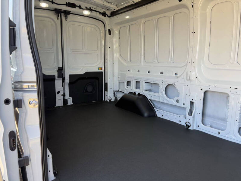 2025 Ford Transit 250