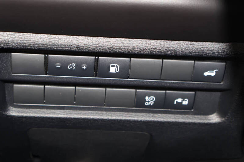 2025 Mitsubishi Outlander PHEV SE