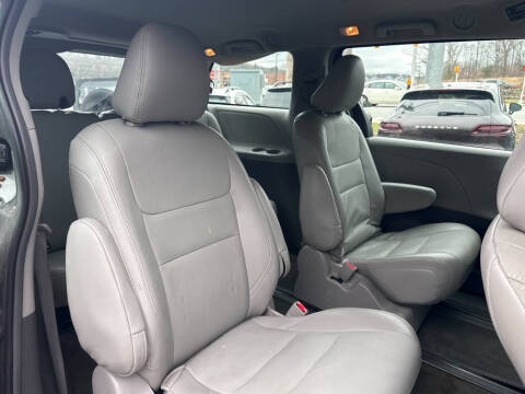 2015 Toyota Sienna L 7-Passenger