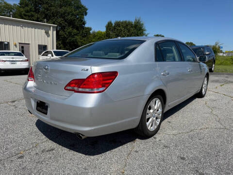 2010 Toyota Avalon XLS