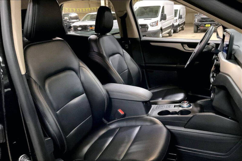 2020 Ford Escape SEL