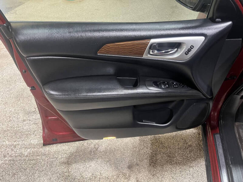 2018 Nissan Pathfinder Platinum