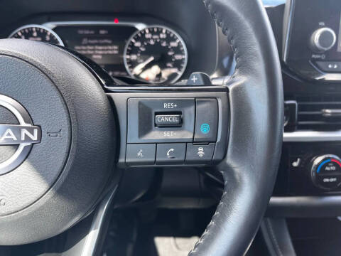 2022 Nissan Pathfinder SV