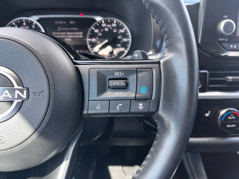 2022 Nissan Pathfinder SV