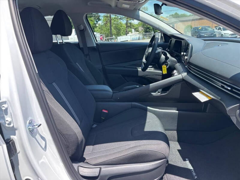 2026 Hyundai Elantra SE