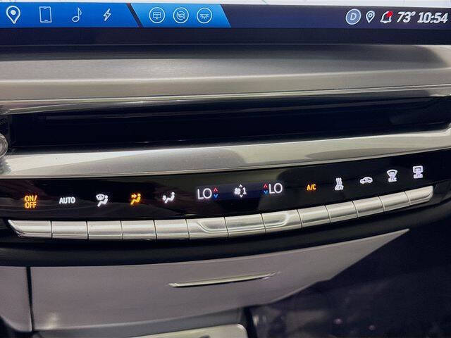 2024 Cadillac LYRIQ Luxury 1