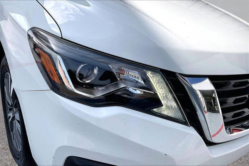 2017 Nissan Pathfinder SV
