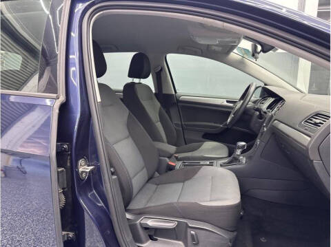 2016 Volkswagen e-Golf SE