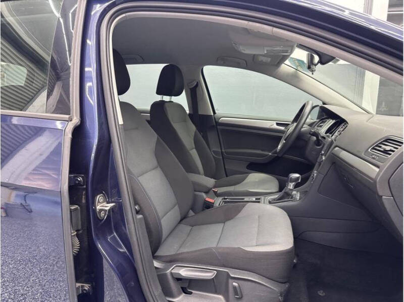 2016 Volkswagen e-Golf SE
