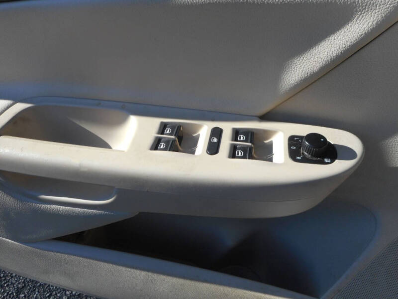 2010 Volkswagen Passat Komfort PZEV