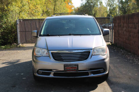 2013 Chrysler Town and Country Touring