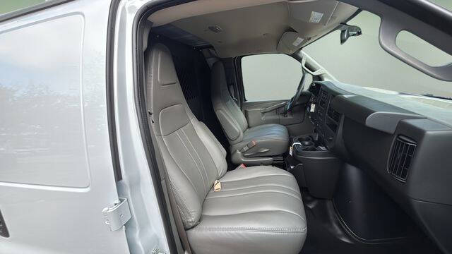 2025 Chevrolet Express 2500